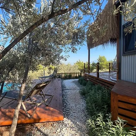 Lovin Goecek Tiny House Butterfly Chalet